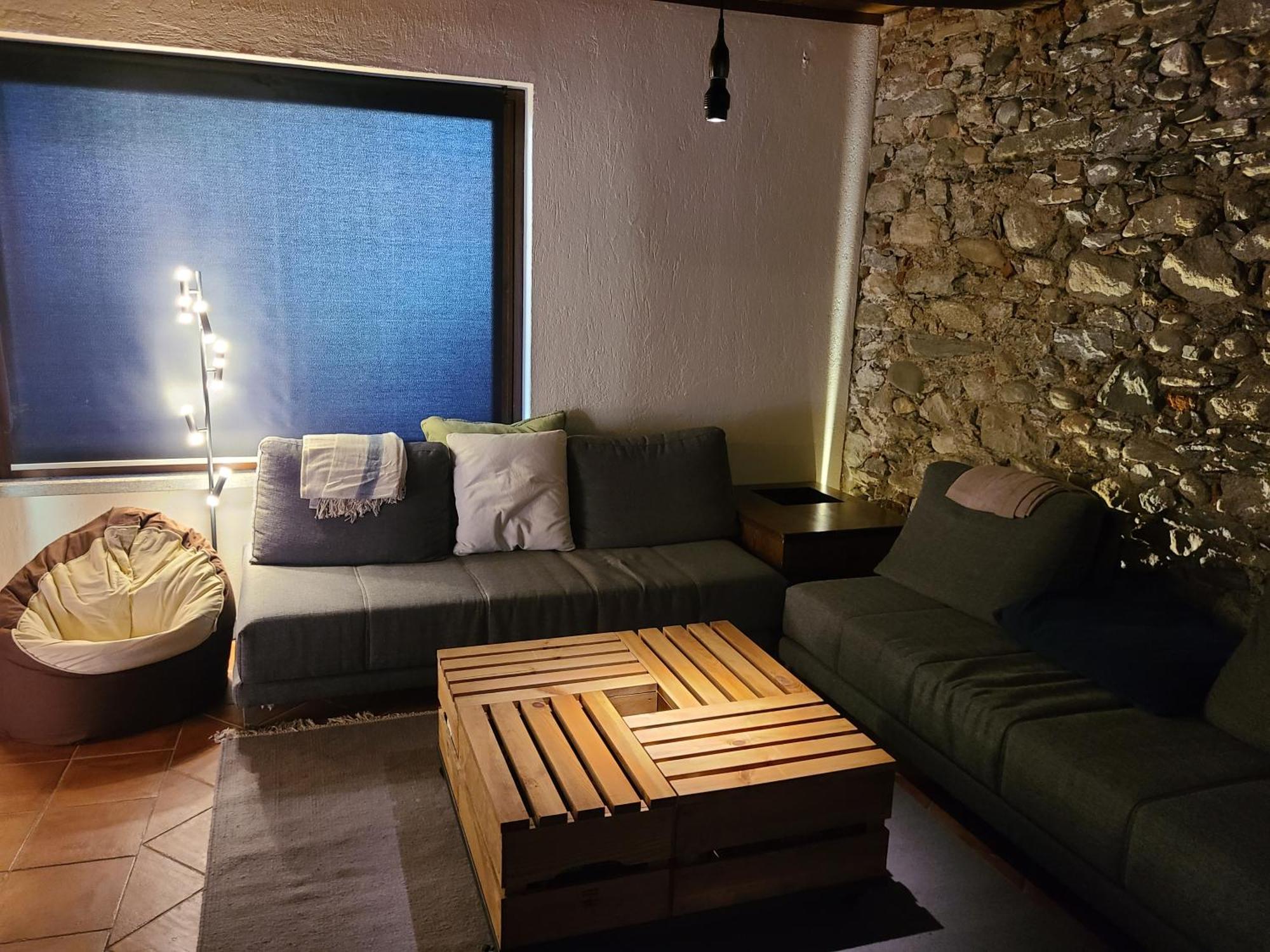 Robin'S Nest Hotel Paruzzaro Exterior photo
