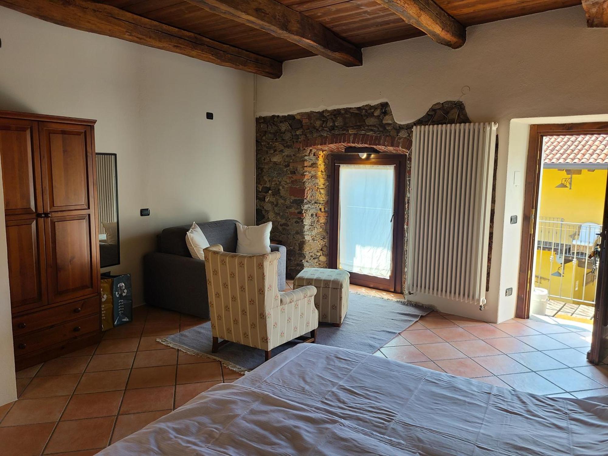 Robin'S Nest Hotel Paruzzaro Exterior photo