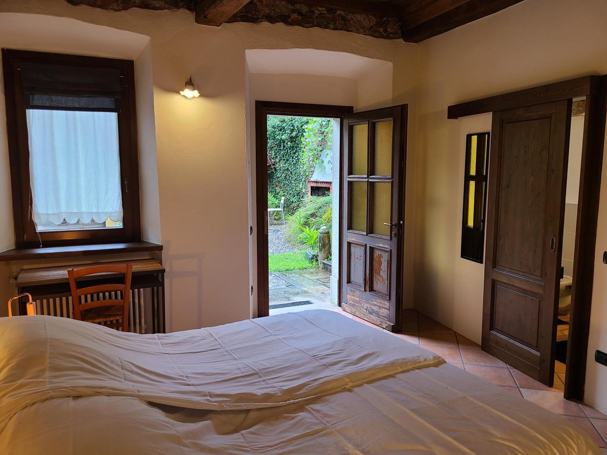 Robin'S Nest Hotel Paruzzaro Room photo