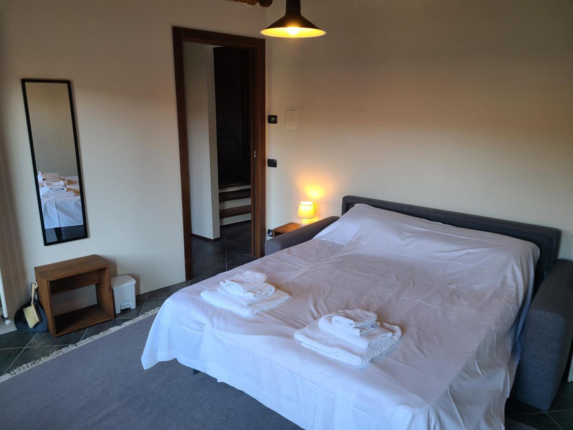 Robin'S Nest Hotel Paruzzaro Room photo